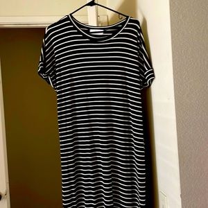Carly Jean striped dress. EUC - worn only once. Size Large